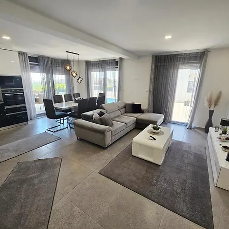 Villa Deluxe In *