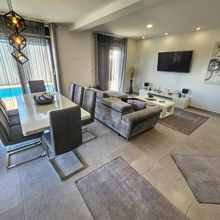 Deluxe In Villa *